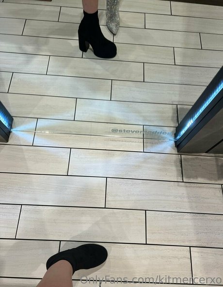 kitmercerxo エロティック女優 ギャラリー