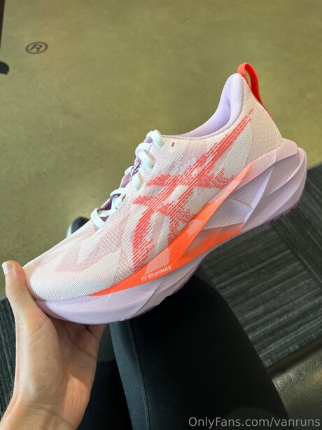 金髪レズビアンオンリーファンズ 美しい 画像