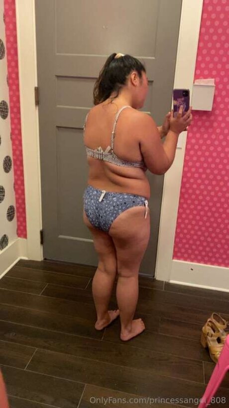 BBW 無料 オンリーファンズ 裸 画像