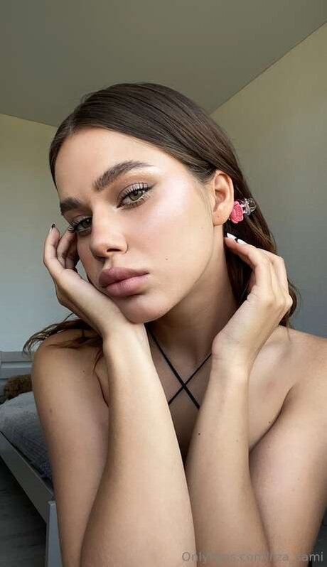 Liza Sami 独占ポルノスター 写真