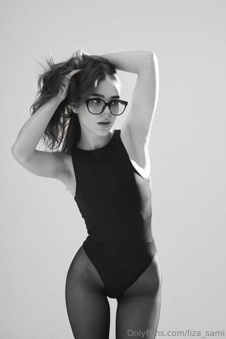 Liza Sami アダルト女優 写真