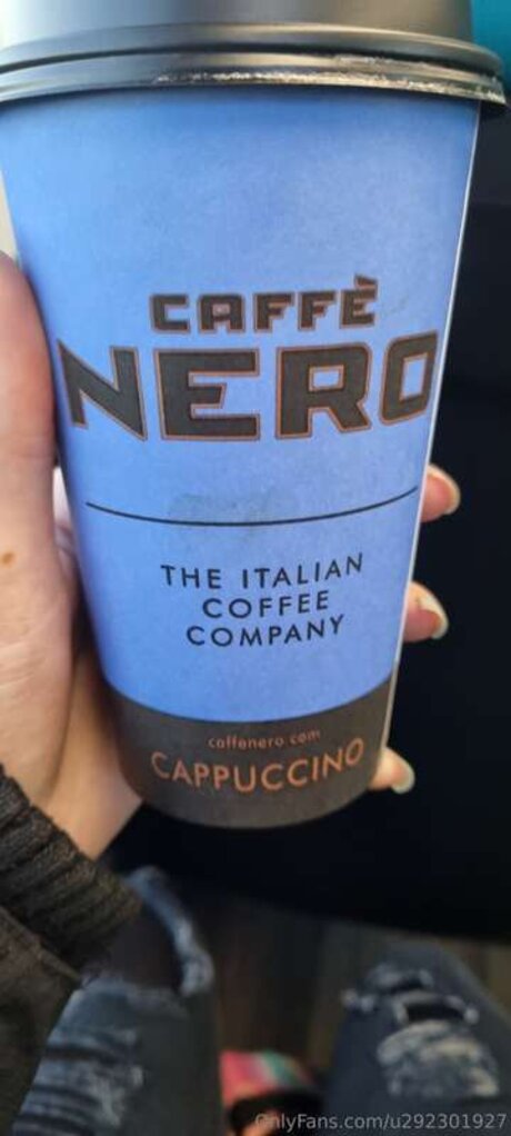 U292301927 素敵なモデル 写真