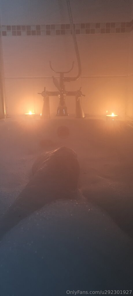 U292301927 ホットモデル 画像