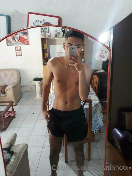 Xxlatinhotxx ヌードスター 写真