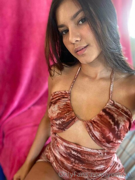 Yorlizlut 美しいモデル 画像