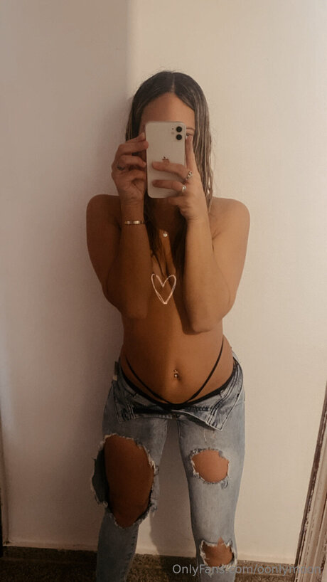 Oonlymoon ポルノ女優 画像