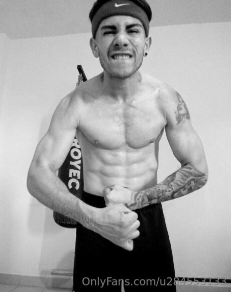 かわいいティーンのオンリーファンズ セクシーヌード ギャラリー