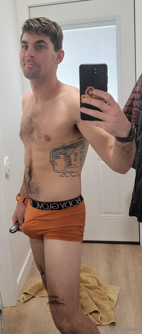 かわいいティーンのオンリーファンズ セクシーヌード 画像