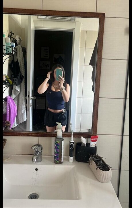 ブロンドビキニOnlyFans トップ 画像