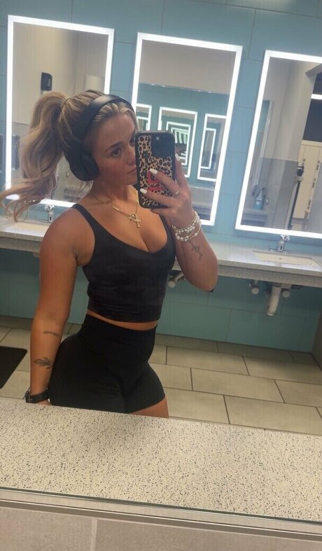 濡れたパンティーOnlyFans ホット裸 画像