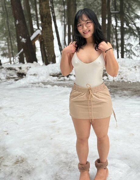 太めのブロンドオンリーファンズ ホットヌード 画像