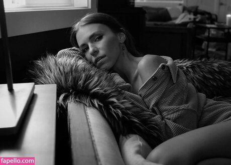 大きな黒い猫OnlyFans ホット裸 画像