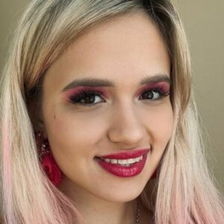 ラテン系ティーンオンリーファンズ セクシー裸 写真