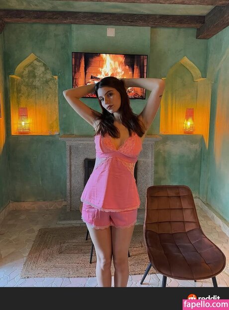 巨大な天然おっぱいオンリーファンズ えろ 画像