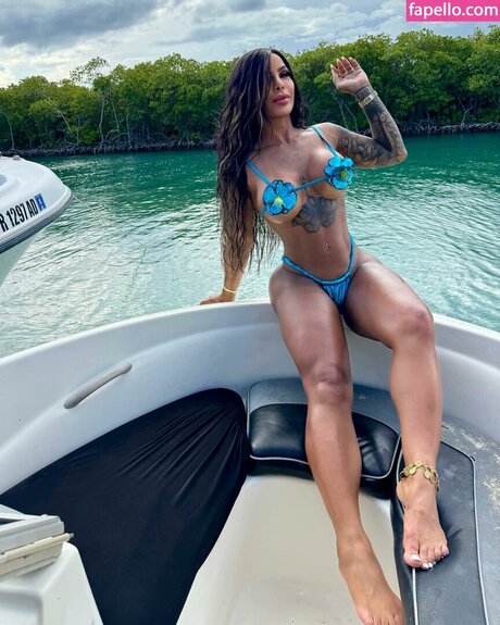 男性TikTokスターOnlyFans セックス 写真