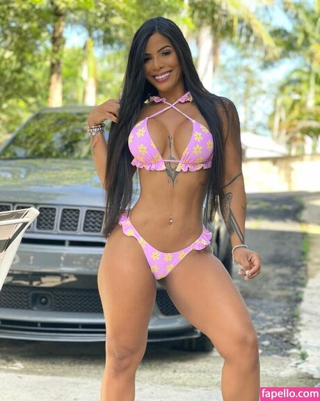 Karishna Ayala ポルノスター ホット 写真