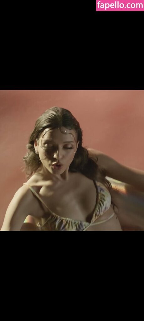 Nina Chuba 美しいポルノスター 写真