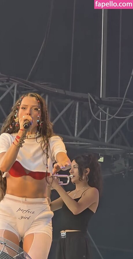 Nina Chuba トップポルノスター 画像