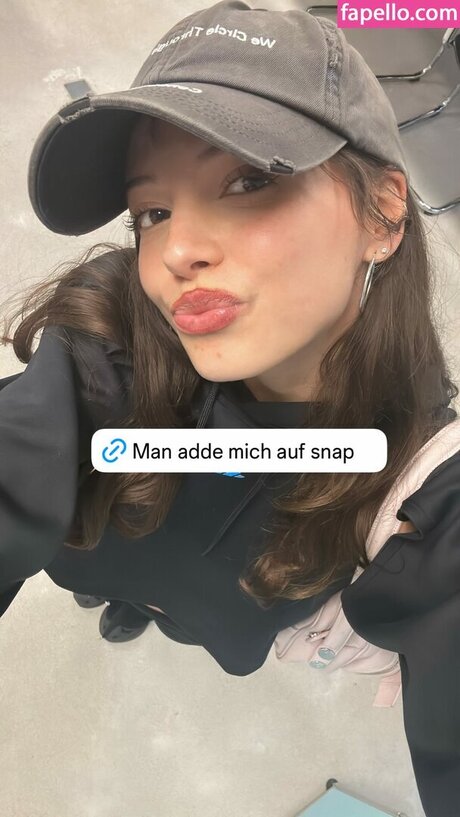 Nina Chuba ホット女優 アーカイブ