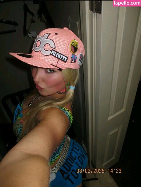 Bella Bodden アートスター ギャラリー