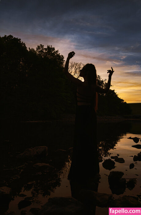 ブッシュ・オンリーファンズ 無料 写真