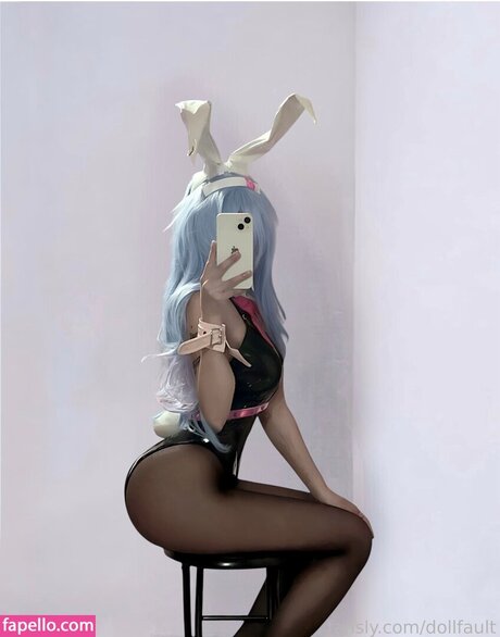 Dollfault ポルノスター 独占 写真