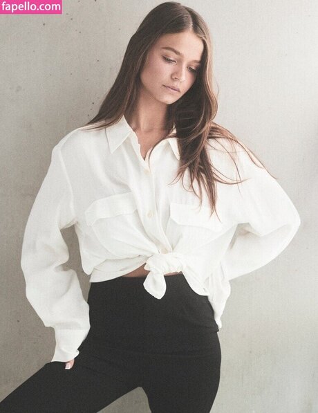 OnlyFansの普及 美しい裸 写真