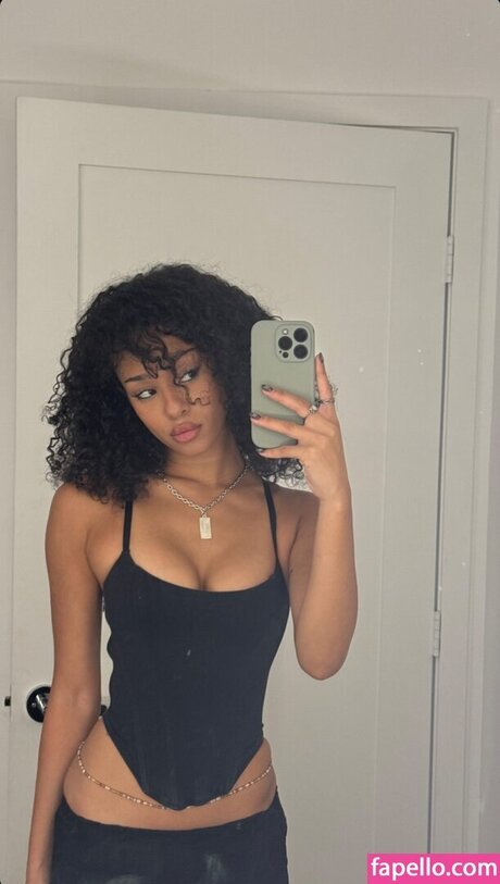 Manon Bannerman 美しいスター 写真