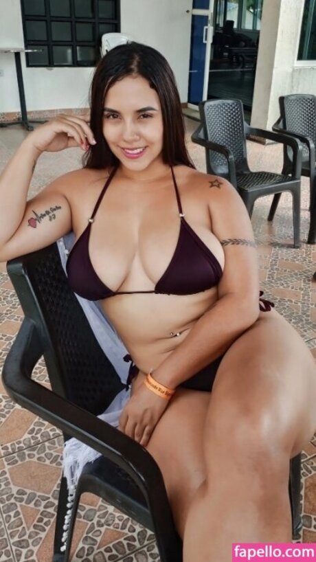 ミニドレス OnlyFans ポルノ 写真