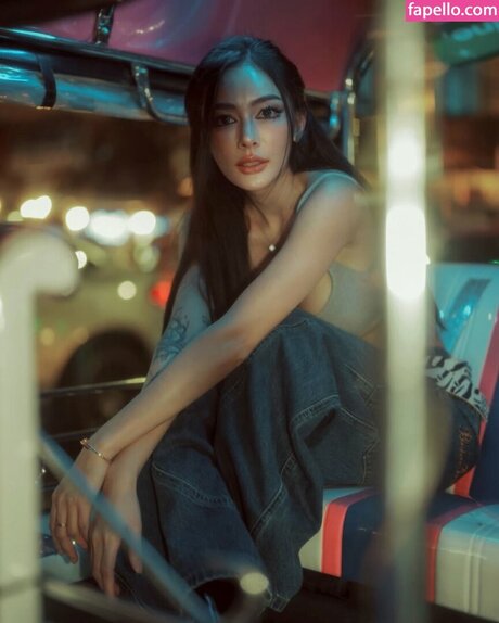 ヌード 屋外 OnlyFans 無料エロ 写真