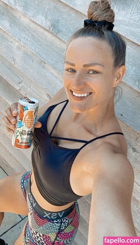 pollyanna isabella ポルノスター エロティック 画像