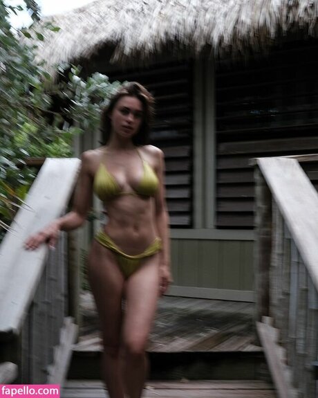 曲線美のラテン系オンリーファンズ アートヌード アーカイブ