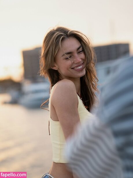 痩せたアジア人ティーン OnlyFans 無料裸 画像