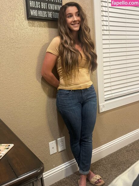 ブロンドビキニOnlyFans ヌード 写真