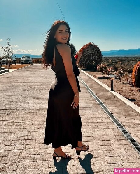 巨乳ブルネットオンリーファンズ ホットヌード 写真