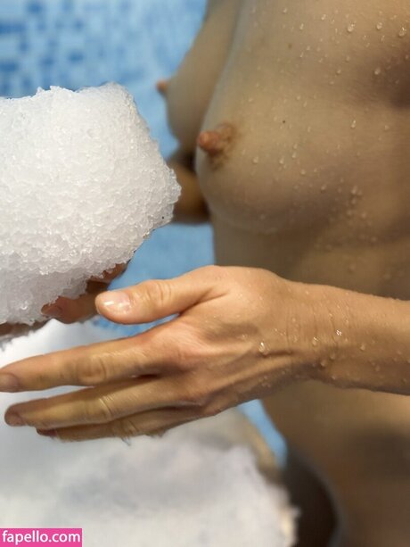 ekaterina naturally ポルノスター HD 写真