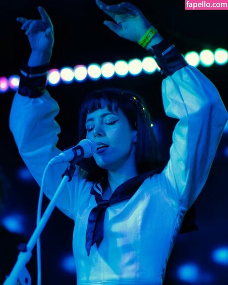 Luna Shadows ポルノモデル 写真