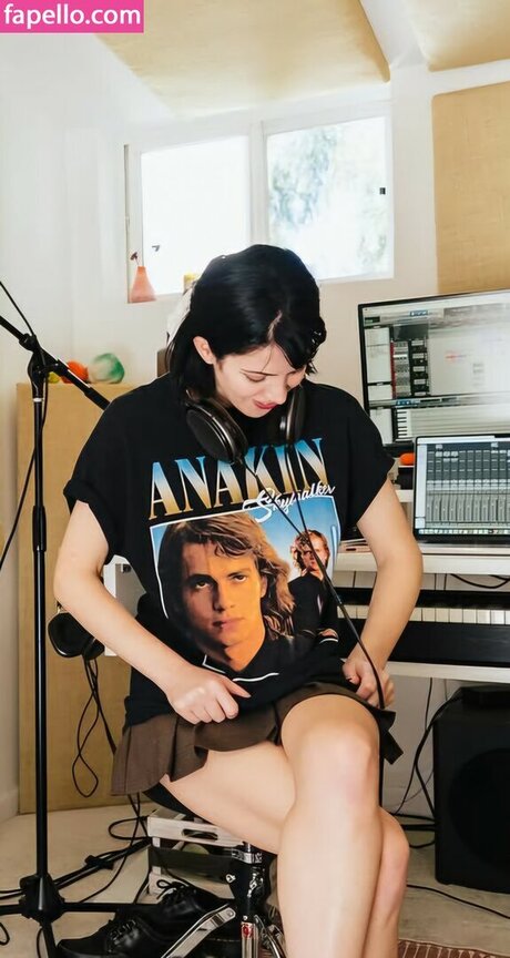 Luna Shadows ヌード女優 写真