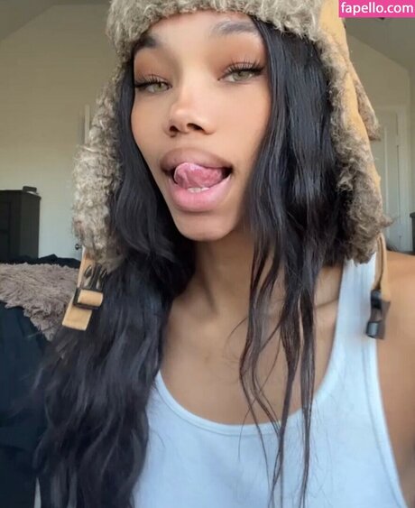 telleyyyy 裸モデル 写真