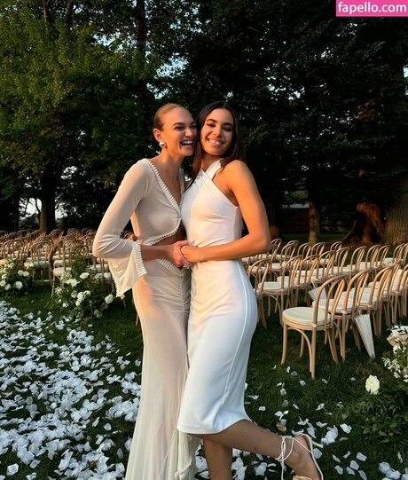 Camille Opp トップモデル 写真