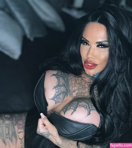 teufelsweib666 HDモデル 画像