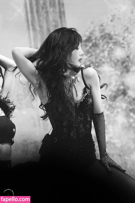 ポニーテールオンリーファンズ 無料裸 画像