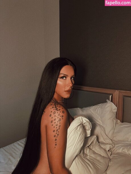 Seka Aleksic トップモデル 写真