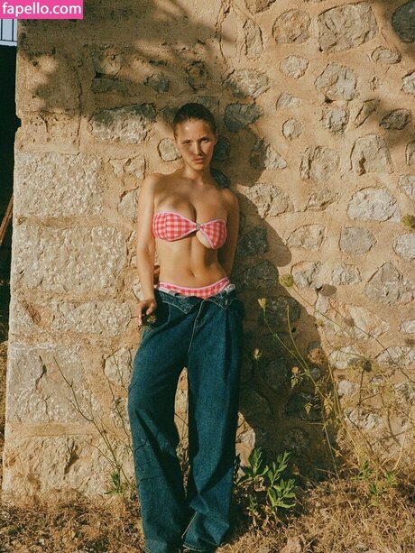 レズビアンの足OnlyFans えろ ギャラリー