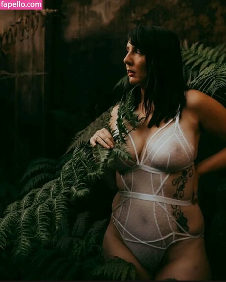 knee deep in life 素敵なポルノスター 画像