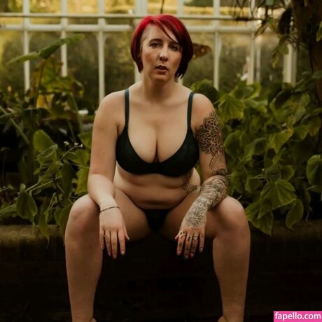 knee deep in life ポルノスター アート ギャラリー