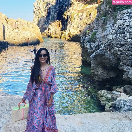 renathashen ヌードのポルノスター 写真