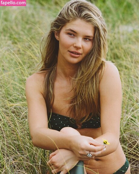 Ellie Thumann スター ヌード 画像