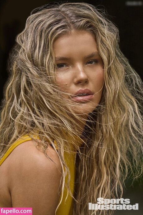 Ellie Thumann アダルトスター ギャラリー