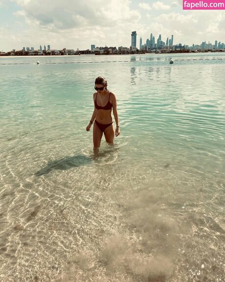 Alexa Hughes アートモデル 写真